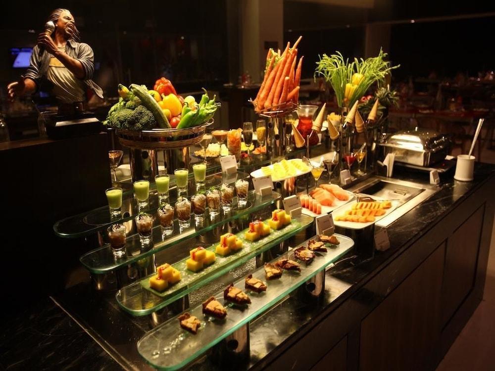 Keys Prima By Lemon Tree Hotels, Pimpri, Pune Buitenkant foto