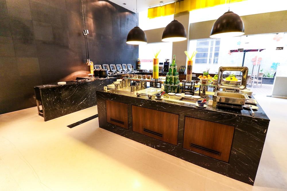 Keys Prima By Lemon Tree Hotels, Pimpri, Pune Buitenkant foto
