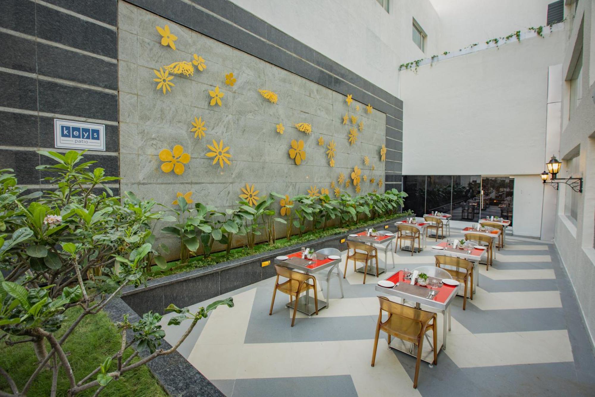Keys Prima By Lemon Tree Hotels, Pimpri, Pune Buitenkant foto