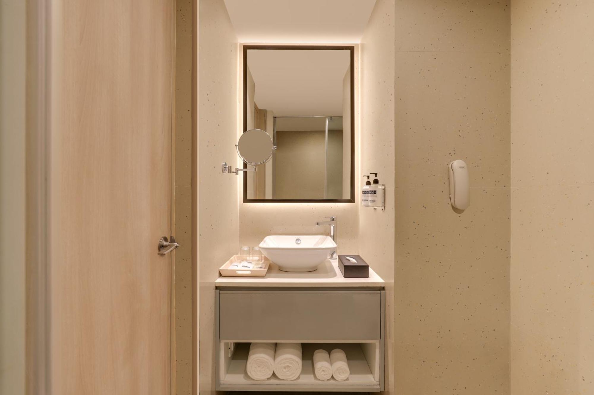Keys Prima By Lemon Tree Hotels, Pimpri, Pune Buitenkant foto