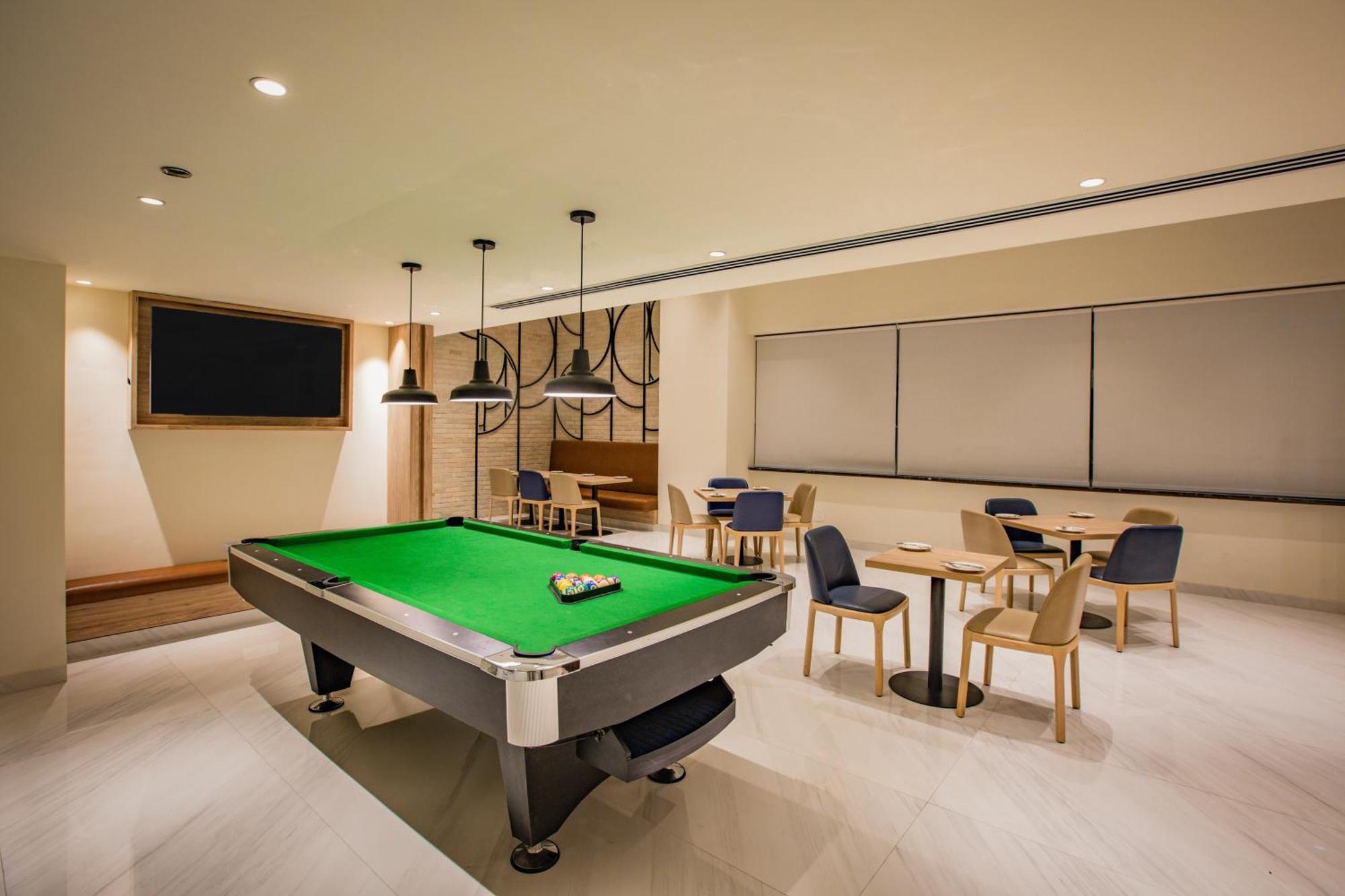 Keys Prima By Lemon Tree Hotels, Pimpri, Pune Buitenkant foto