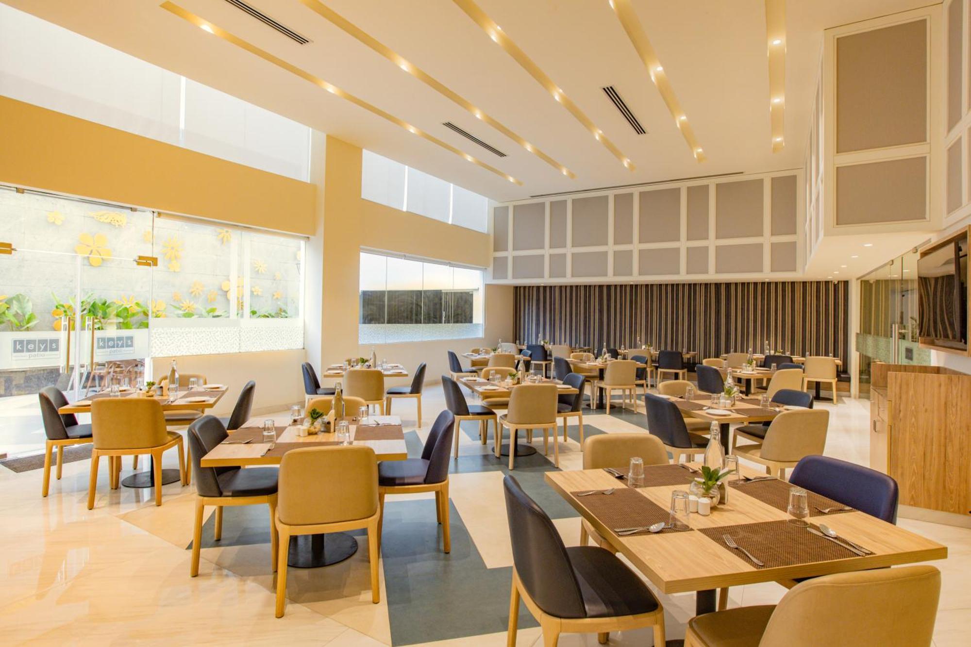 Keys Prima By Lemon Tree Hotels, Pimpri, Pune Buitenkant foto